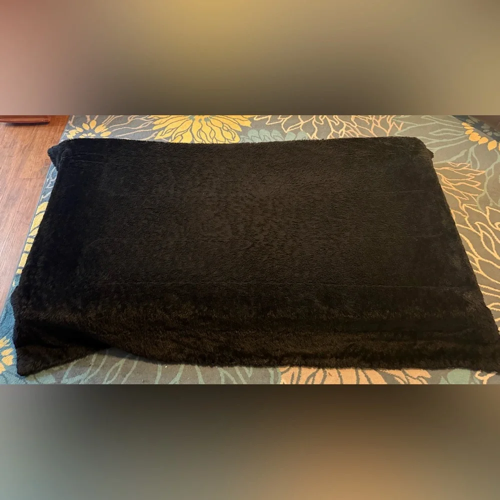 TWIN SIZE FURRY BLACK COMFORTER MATCHING SHAM BODY PILLOW & DUST RUFFLE WARM 😴🛌